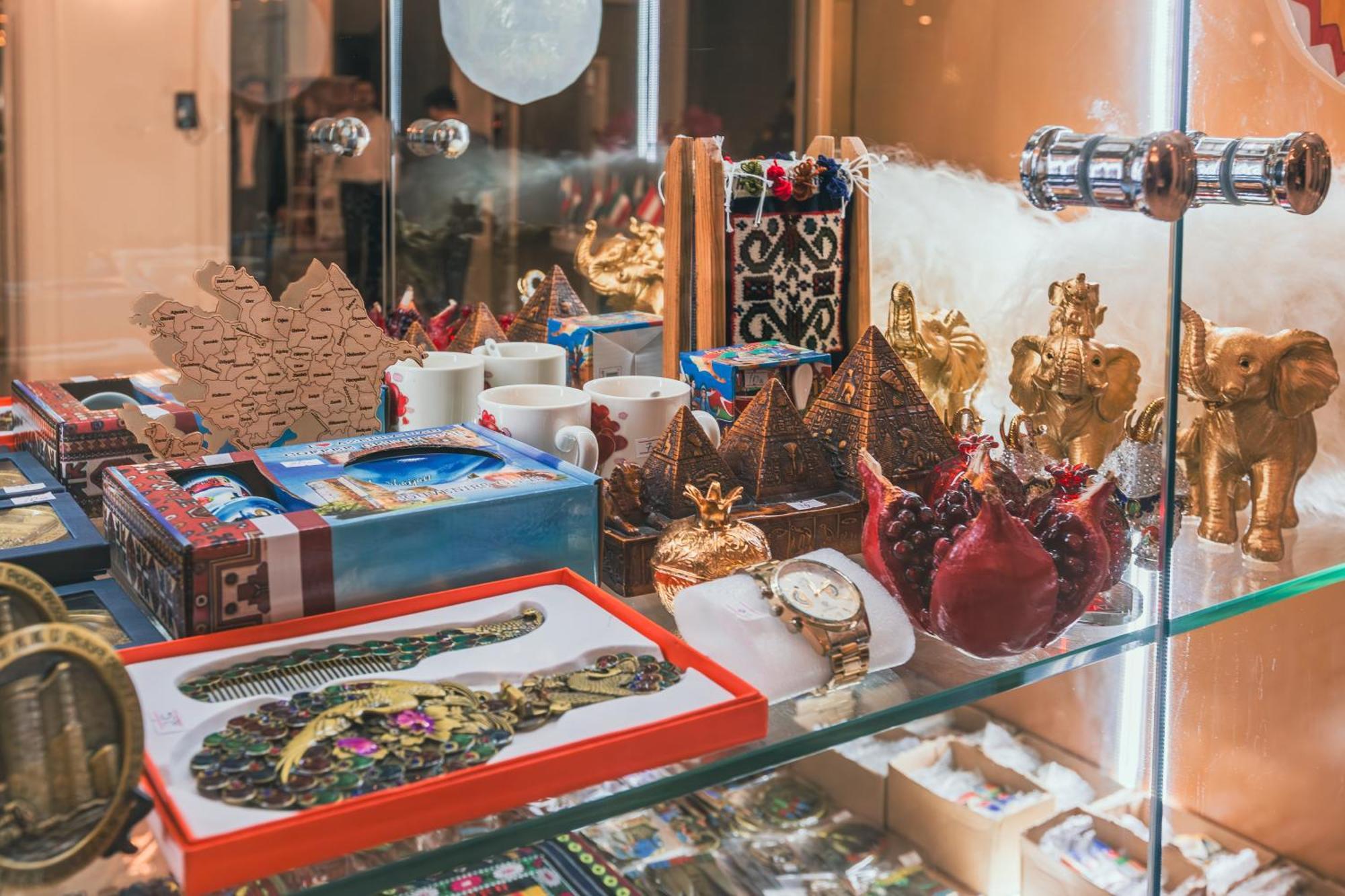 Alba Hotel & Spa Baku Luaran gambar Souvenir shop at the Moscow Metro