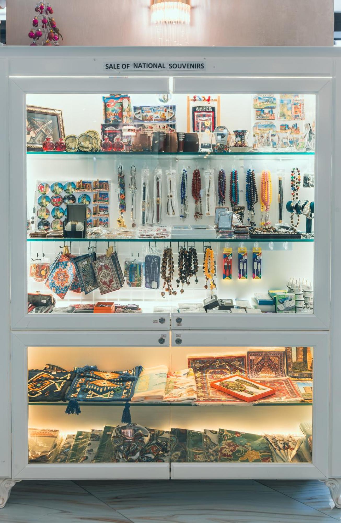 Alba Hotel & Spa Baku Luaran gambar A display case