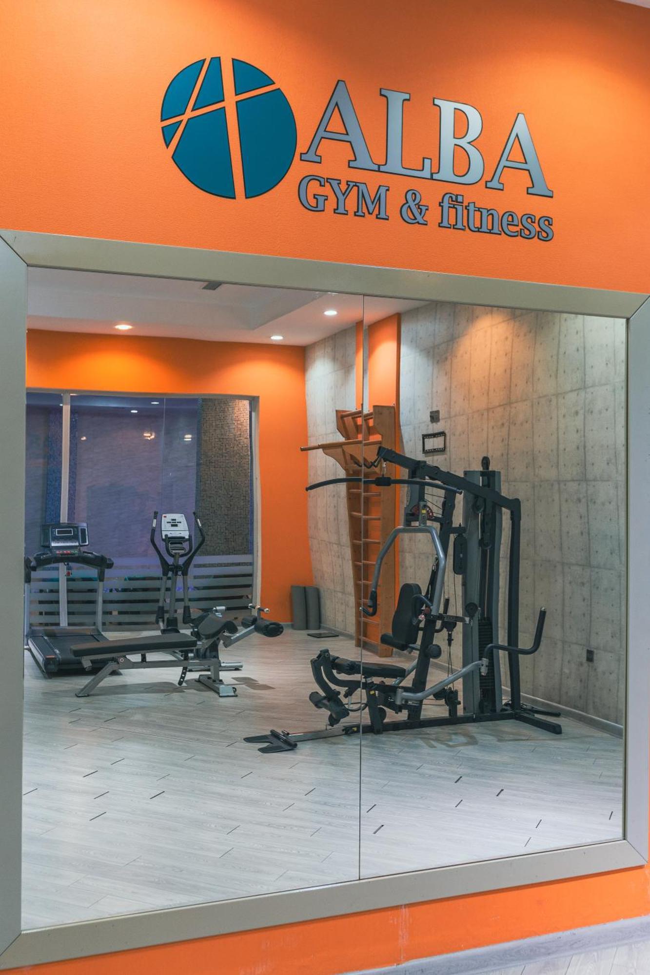 Alba Hotel & Spa Baku Luaran gambar A home gym
